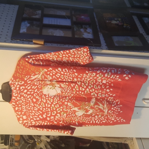 Just B Womens short sleeve zip up sweater. Size M color pinkish... - Picture 6 of 6